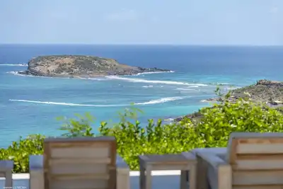 Bel Ombre- Comfortable & airy, hillside w/ sweeping bay views, close to beaches