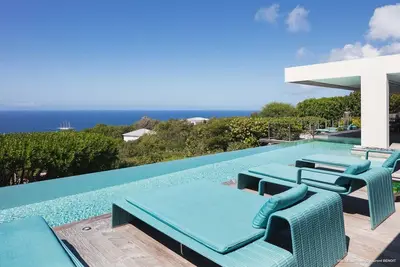 Image de Bellissima- Steps to beach, elegantly furnished, hillside w\/ sweeping sea views