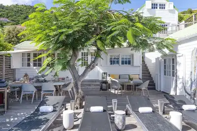 Image de Cabanes- A compact 3-bedroom in Anse De Cayes offering beautiful ocean views