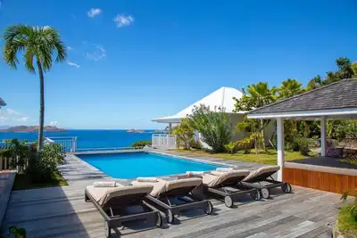 Image de La Carette- Spacious & private, fabulous location, exquisite sunsets & bay views