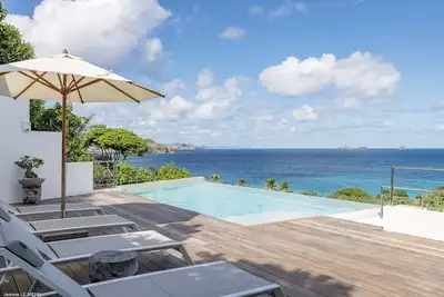 Image de Matajagui- Elegant, contemporary, splendid views, only a short walk to the beach