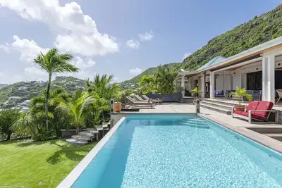 Micalao- Slip into vacation mode upon arrival at this charmingly elegant villa