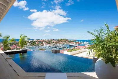Image de Prestige- Very elegant villa overlooking Gustavia Harbor
