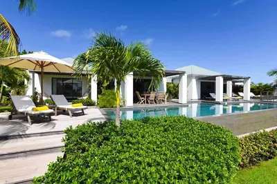 Image de Valley- Sweeping valley views, high in the hills, a short drive to beach & shops