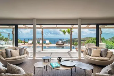 Image de The One- Large & modern, incredible ocean & island views, near beaches & shops
