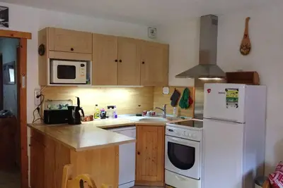Image de 100m des commerces, 1er étage, balcon, parking, télévision, casier à ski, 50m², Valloire