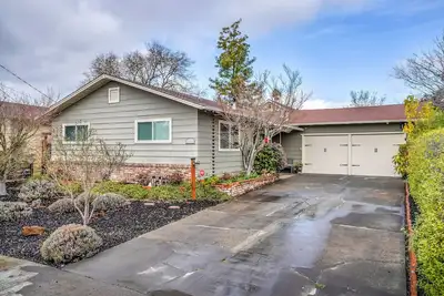 Image de Hummingbird Haven *30+ Day Rental*