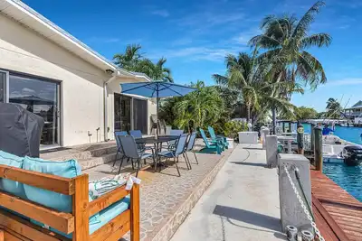 Image de 3/3. 5 Key Colony Beach canal home - Fabulous Views!
