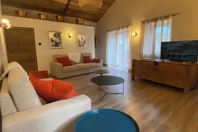 Image de Spacieux Chalet de Standing dans village au calme, Wifi
