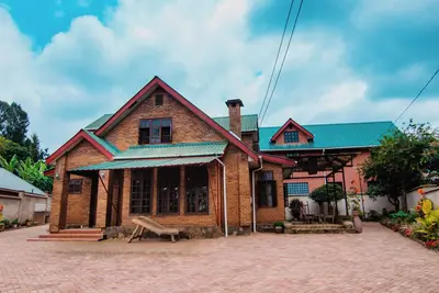 Image de Leave a mark in Africa's house Arusha\n