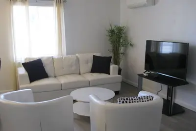 Image de Cozy House with Fully Fenced & Ac & Garage for Long & Short Term Rental