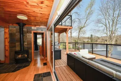 Image de Amazing Lake Front w Hot Tub & Kayaks - Must See!