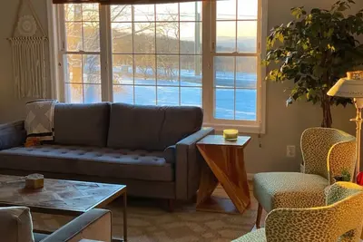 Image de Blue Mountain Getaway: Hot tub, Winery, Game Room