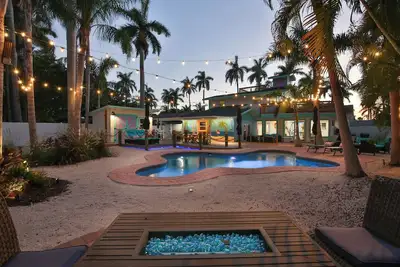 Image de Exquisite Palma Sola Oasis: Your Private Paradise Awaits!