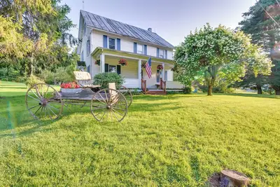 Image de Hop Bottom Home w\/ Private Yard & Fire Pit!