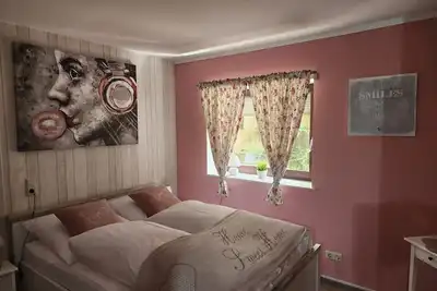 Image de Appartement-Supérieure-Salle de bain privée séparée-Ferienwohnung Salut