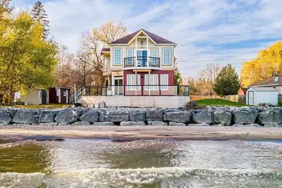 Image de Serene Lakeside Retreat (Private Lake Access)