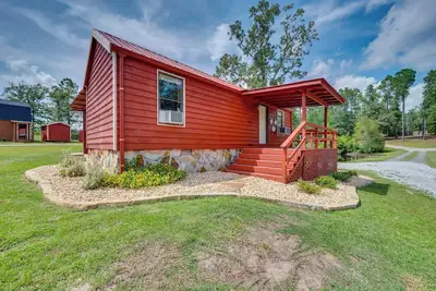 Image de Buena Vista Cabin: Tranquil Haven Near Town Square