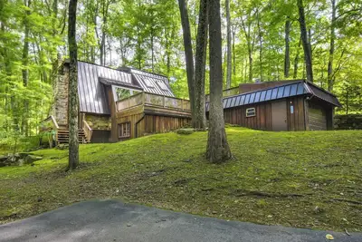 Image de Resort Amenities: Family-Friendly DuBois Cabin