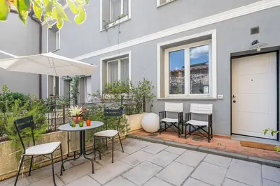 The King's Court - Liberty Square Apt x6