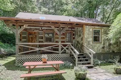 Image de Modern, Rustic Log Cabin. Secluded, Close to Cataloochee. Fast WiFi!