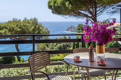 Image de Confortable appartement avec Wifi, piscine, climatisation, Tv, balcon, vue panoramique et parking