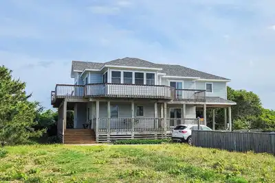Image de Take in the serenity of quiet Obx living with this beautiful oceanside home w/Private Pool!
