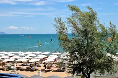 Image de Sea breeze beachfront flat
