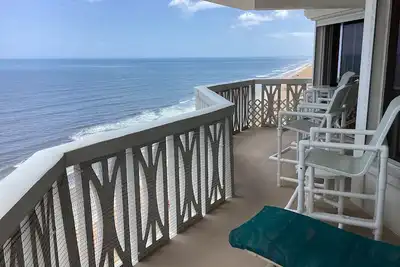 Image de Oceanfront Penthouse! Large Pool, Private Beach Access! Family Friendly!