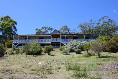 Image de Incredible Water Views Among Bushland on Tasman Peninsula - 6 Bed/6 Bath