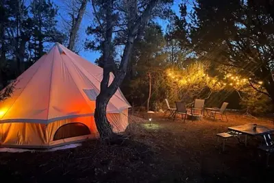 Image de Glamping yurt\/tent, Fire Pit+Grill+Hammock+more, Great Sand Dunes