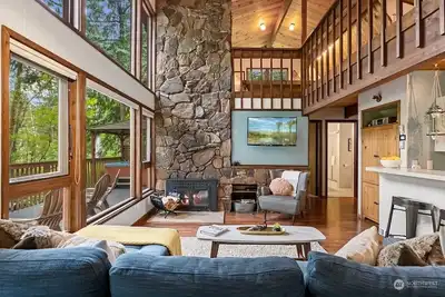 Image de Riverfront Cabin w Hot Tub, Pool Table, Gig Internet, Generator - Pet Friendly