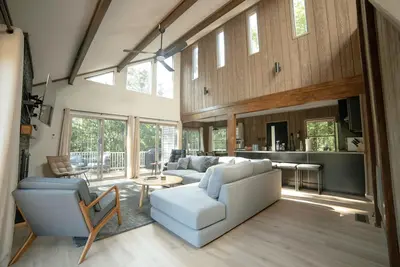 Image de Vista View Cabin\nHOT Tub! Lake Access!