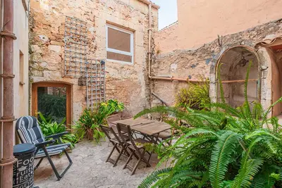 Image de Maison de vacances 'Cas Padrí' avec terrasse privée, balcon et Wi-Fi