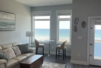 Image de Ocean front Studio across from beach