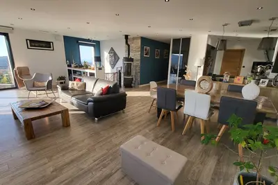 Image de Villa 2f à 3 min de la plage de Losari avec piscine, vue mer