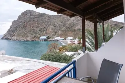 Image de Studio for 2 people right on the beach in Lentas