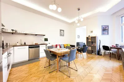 Image de Bp Sky - Spacious four bedroom in central Budapest