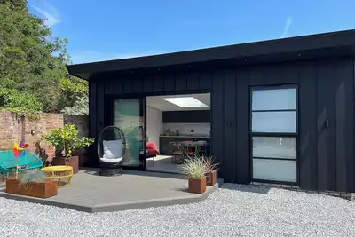 Image de New Unique Central Christchurch Location