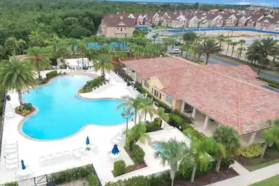 Image de Minutes From Disney Spectacular Condo with Lake View