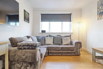 Image de Elegant Retreat near Station, Pet-Friendly