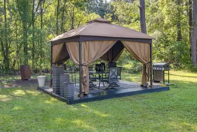 Image de Waycross Vacation Rental w/ Private Backyard!