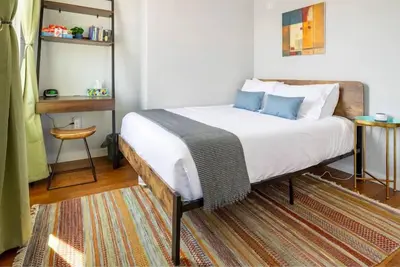 Image de Prime Otr, Lux Queen Bed, 50in Tv, Fast Wifi, Free Light Rail, Sleeps 4ppl