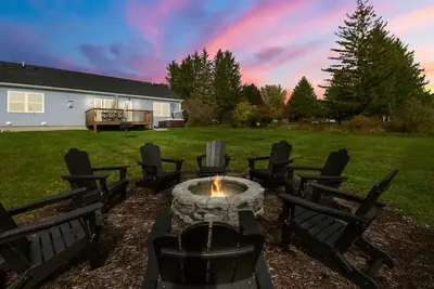Image de Family Friendly Getaway | Hot Tub, Fire Pit, Games
