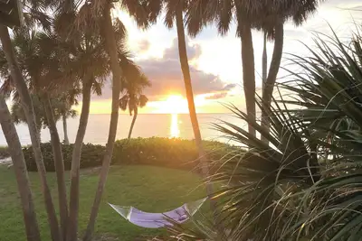 Image de Luxury 3 Br Condo - Private Beach - Heated Pool - 60 ft Patio - Walk to Village