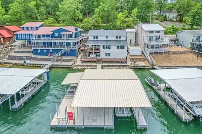 Image de Just Dock It | Lakefront Luxury for the Whole Family | Sleeps 14+ | Private Dock + Game Room