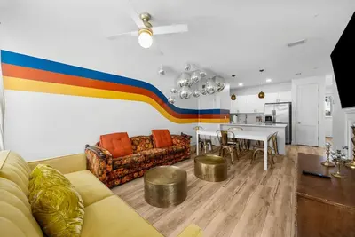 Groovy Beach Home ~ 600 Mbps ~ W/D ~ 3 Bed/3 Bath