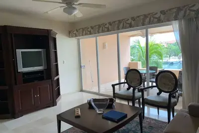 Image de Beautiful 1 bedroom apartment in front to Marina