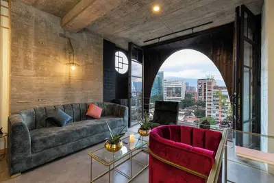Image de Open Concept Penthouse Loft @ Nido Sky: Unit 17