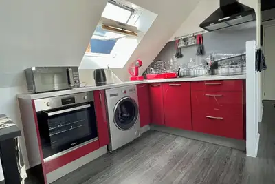 Image de T2 avec 1 chambre + parking privé gratuit